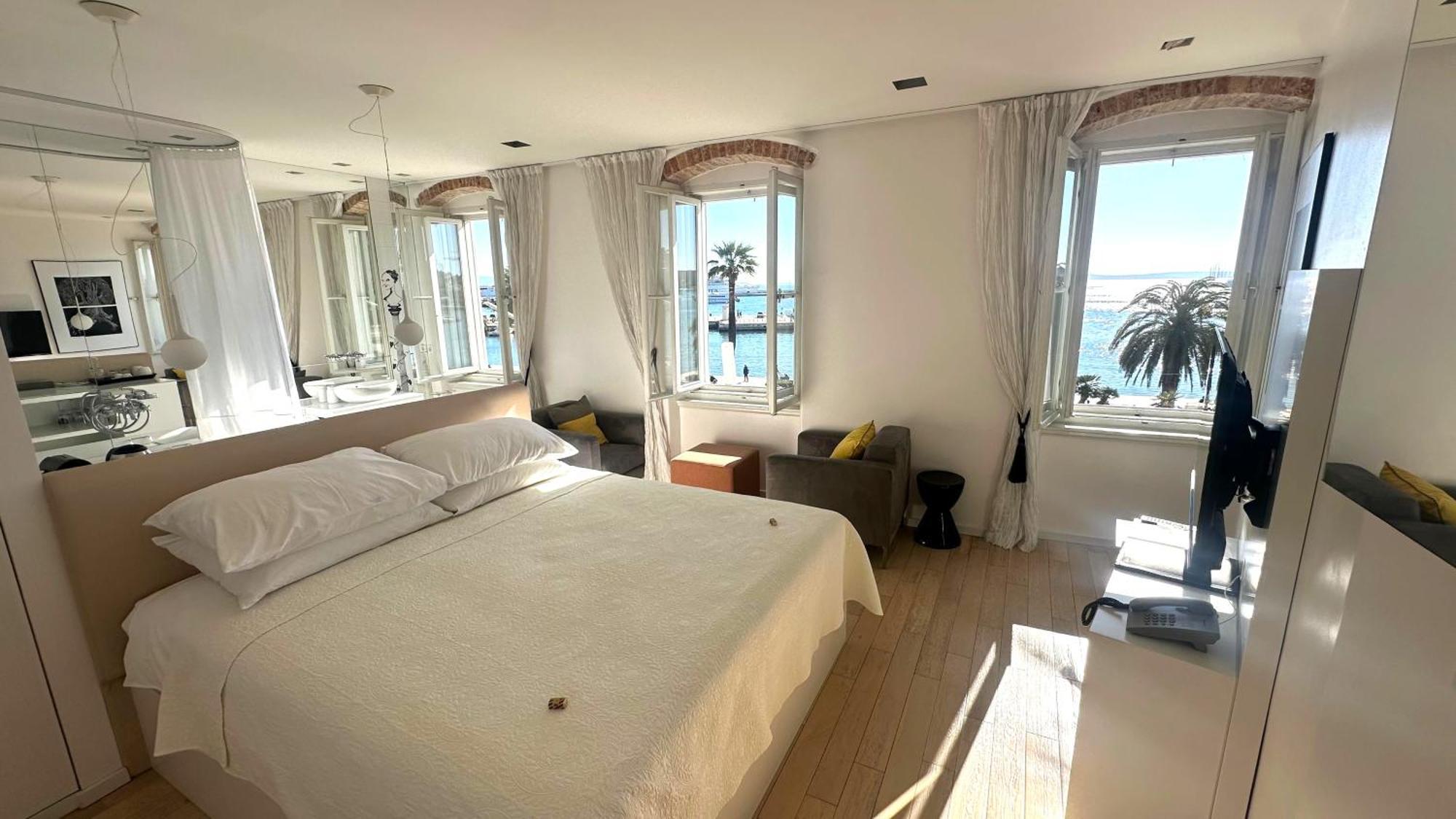 Riva Luxury Suites Split Exterior photo