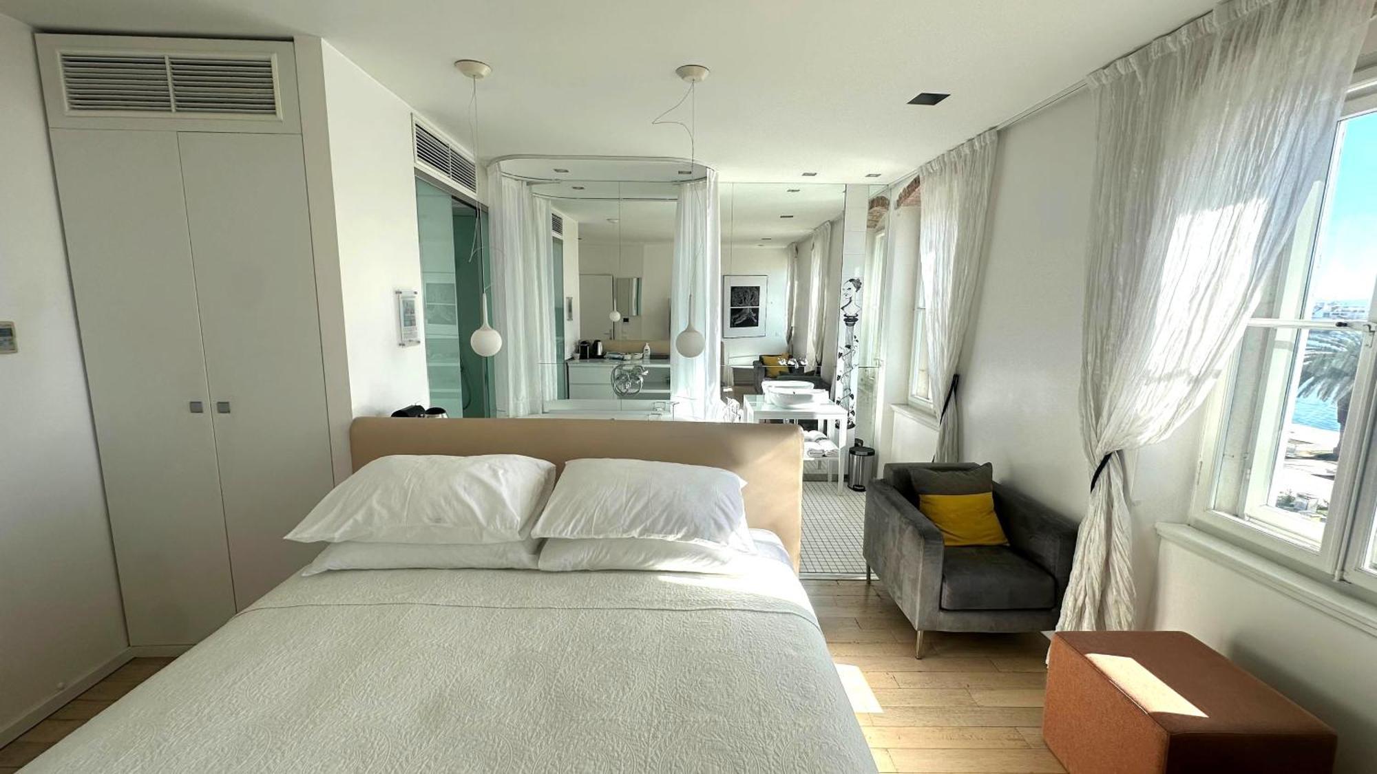 Riva Luxury Suites Split Exterior photo