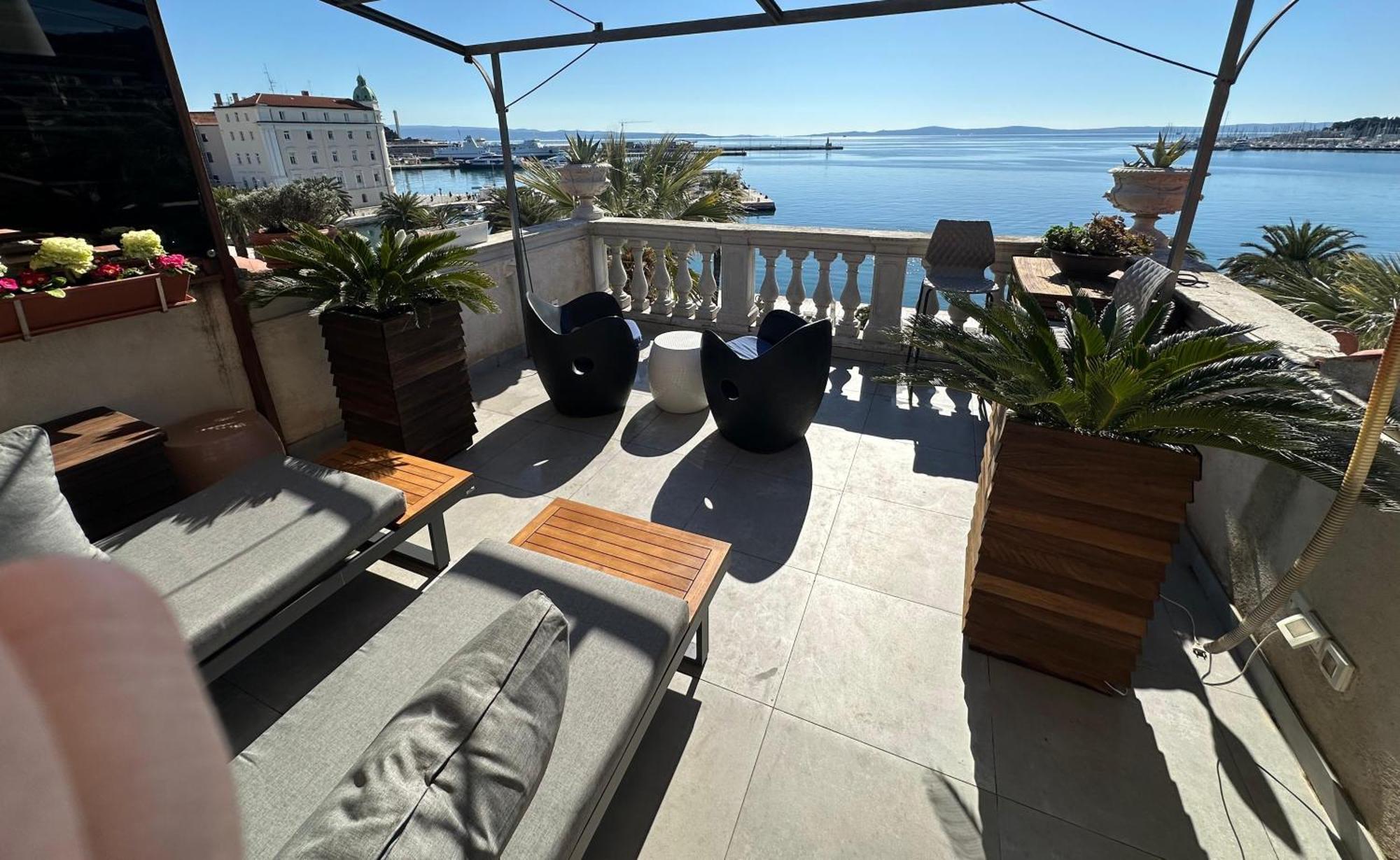 Riva Luxury Suites Split Exterior photo